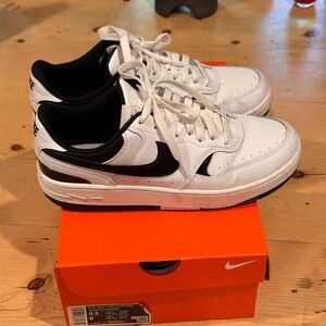 Nike Gamma Force Sneakers size 9.5 women